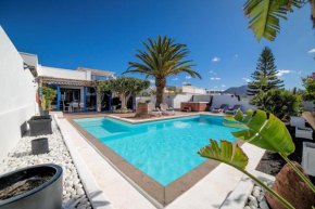 Beautiful Playa Blanca Villa - 2 Bedrooms - Villa Heavenly Lotus - Private Pool and Close to Amenities - Lanzarote